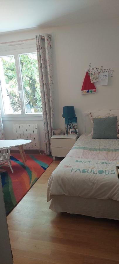 Bed and Breakfast Etxe Laminak Сістерон Екстер'єр фото