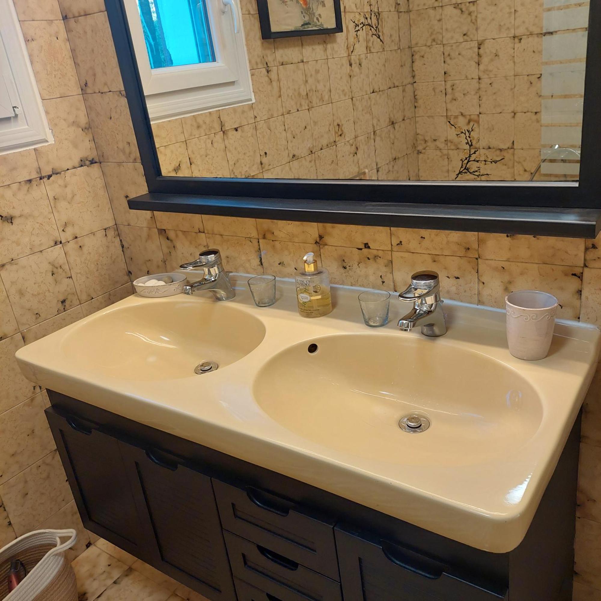 Bed and Breakfast Etxe Laminak Сістерон Екстер'єр фото